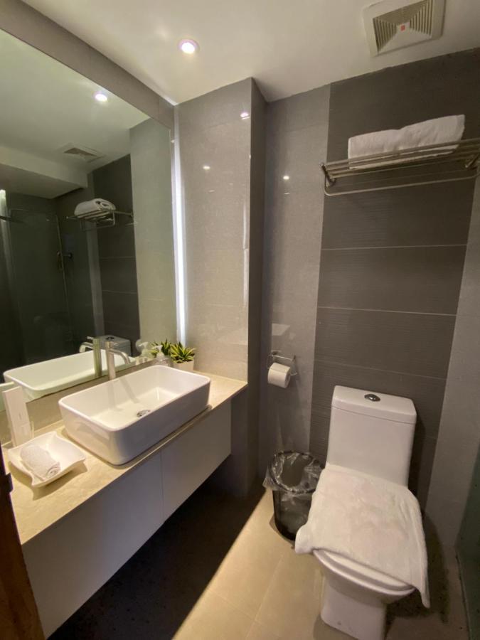 Tely'S Bed & Breakfast Iloilo Powered By Cocotel Zewnętrze zdjęcie