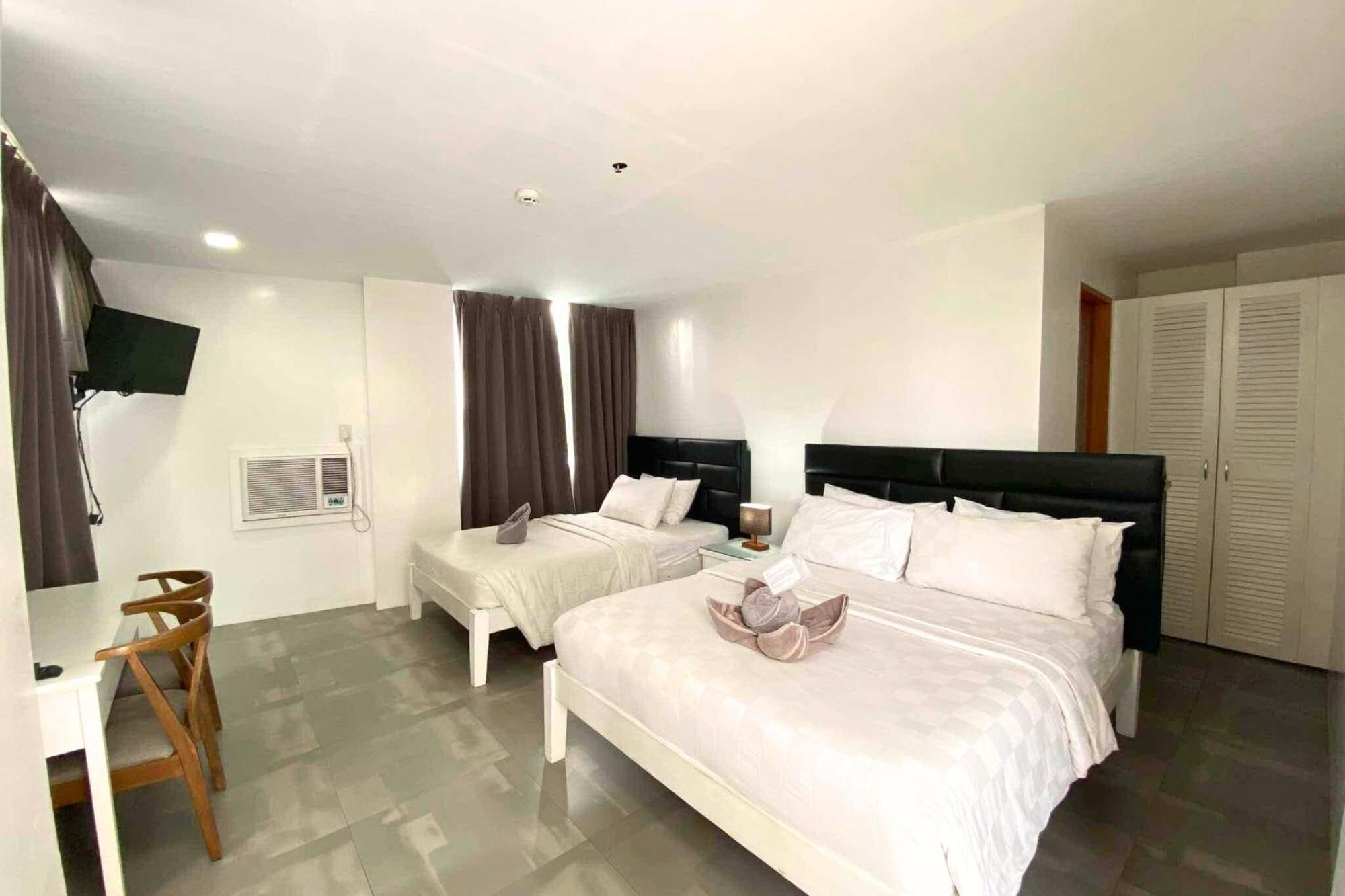 Tely'S Bed & Breakfast Iloilo Powered By Cocotel Zewnętrze zdjęcie